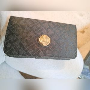 Tommy Hilfiger  wallet